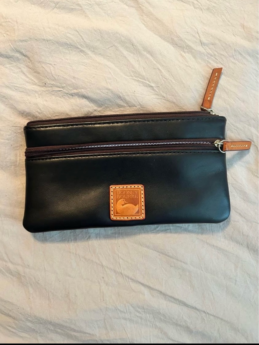 Dooney & Bourke | Black Leather Shoulder Bag with Matching Wristlet - Picture 3 of 5